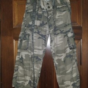 Camo capris